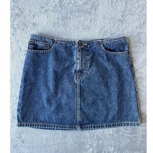 Stylish Blue Denim Mini Skirt